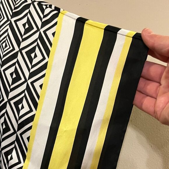 Dana Buchman Black and White Geometric Top with Yellow Accents - Picture 4 of 8